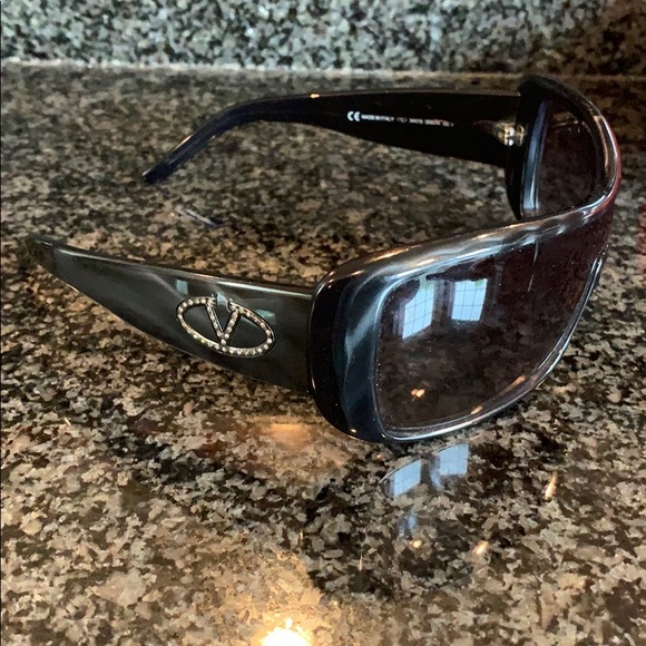 Valentino Sunglasses - Picture 3 of 8